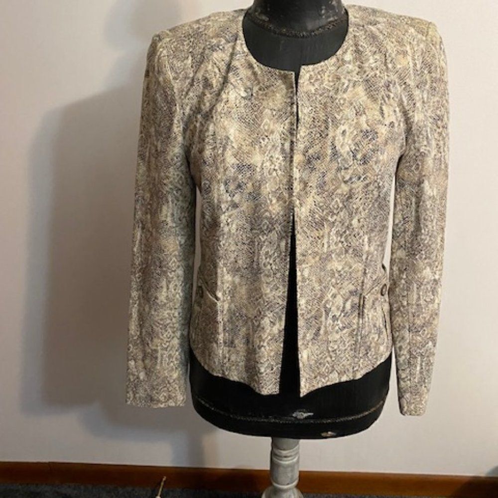 Molly & Maxx snakeskin print jacket, w/front pockets, size Small